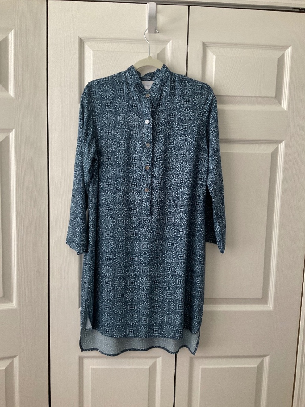 Walker and Wade printed shirt dress size small blue